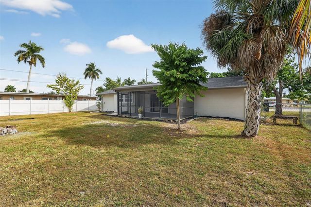 8607 CHATHAM STREET, Fort Myers, FL 33907