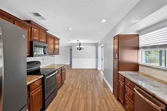 8607 CHATHAM STREET, Fort Myers, FL 33907