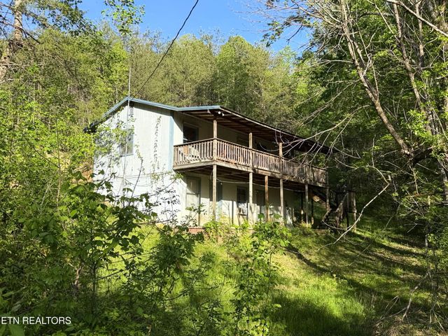 2930 Arch Way, Cosby, TN 37722