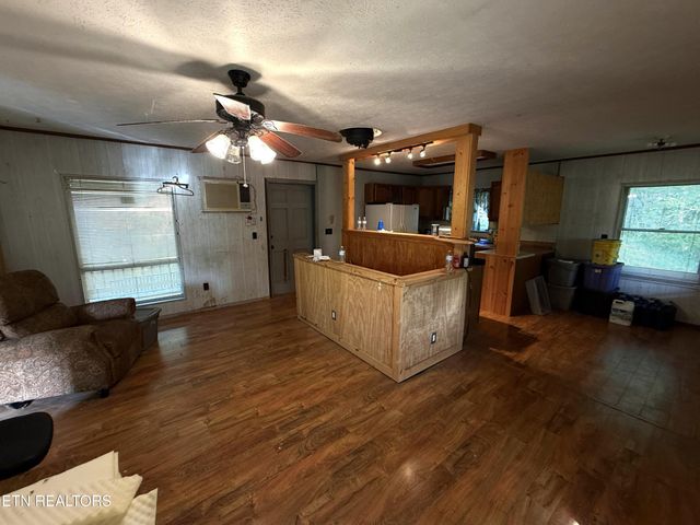 2930 Arch Way, Cosby, TN 37722