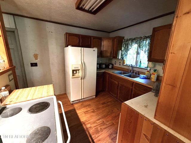 2930 Arch Way, Cosby, TN 37722