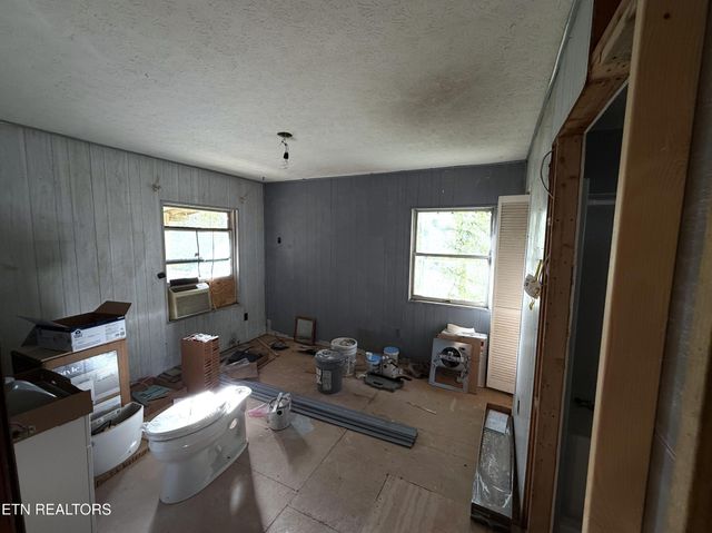 2930 Arch Way, Cosby, TN 37722