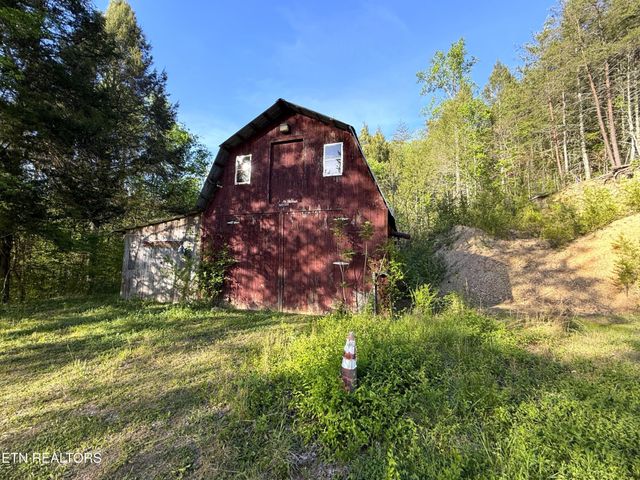 2930 Arch Way, Cosby, TN 37722