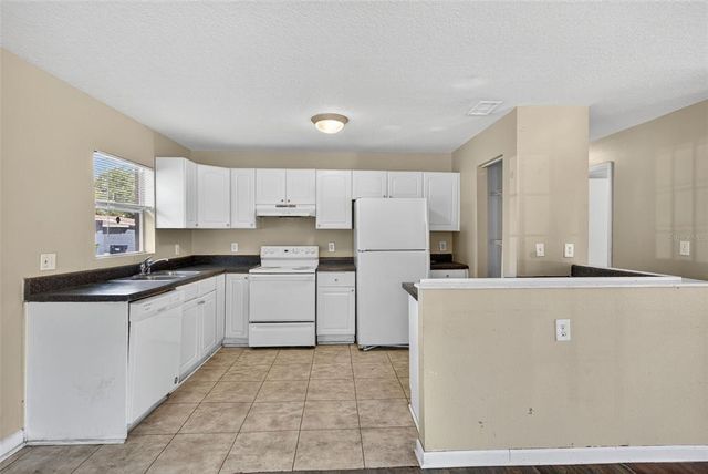 2602 E EMMA STREET, Tampa, FL 33610