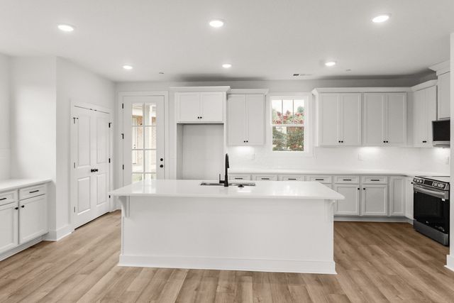 156 Nearwater Place, Hendersonville, TN 37075