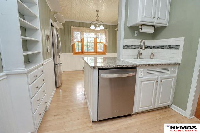 200 S Cotner Boulevard, Lincoln, NE 68510