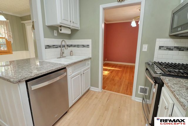 200 S Cotner Boulevard, Lincoln, NE 68510