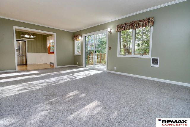 200 S Cotner Boulevard, Lincoln, NE 68510