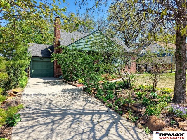200 S Cotner Boulevard, Lincoln, NE 68510