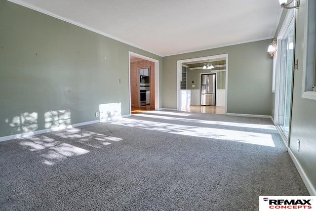 200 S Cotner Boulevard, Lincoln, NE 68510