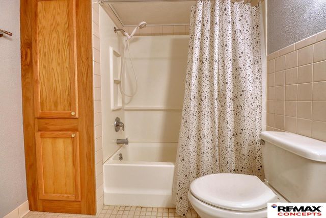 200 S Cotner Boulevard, Lincoln, NE 68510