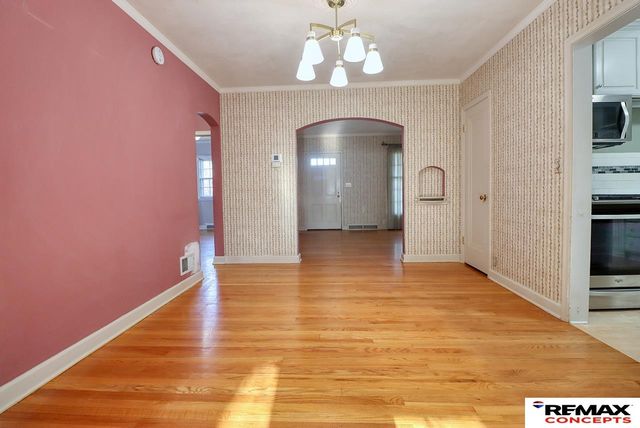 200 S Cotner Boulevard, Lincoln, NE 68510