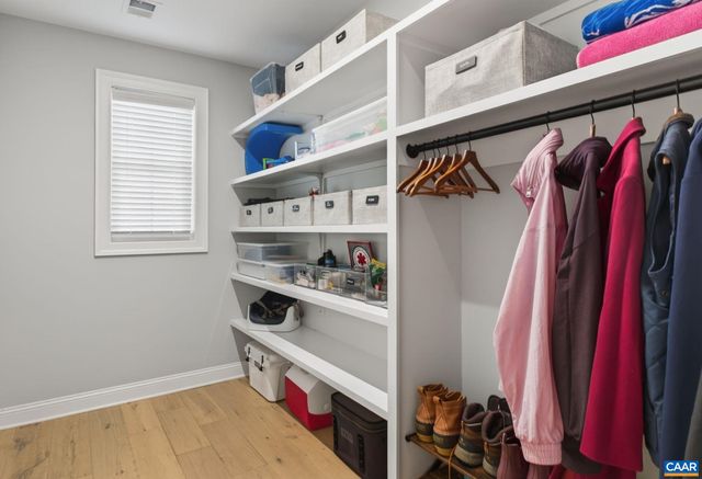 552 BELLUNO LN, Charlottesville, VA 22911