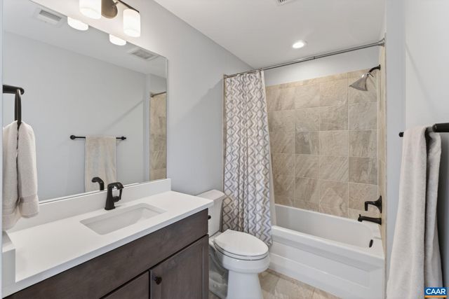 552 BELLUNO LN, Charlottesville, VA 22911