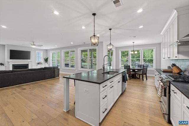552 BELLUNO LN, Charlottesville, VA 22911
