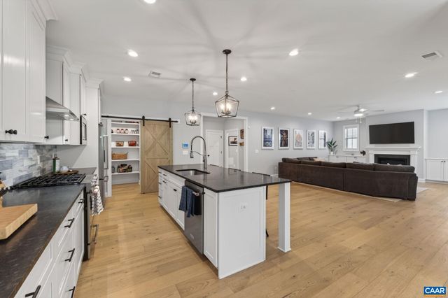 552 BELLUNO LN, Charlottesville, VA 22911