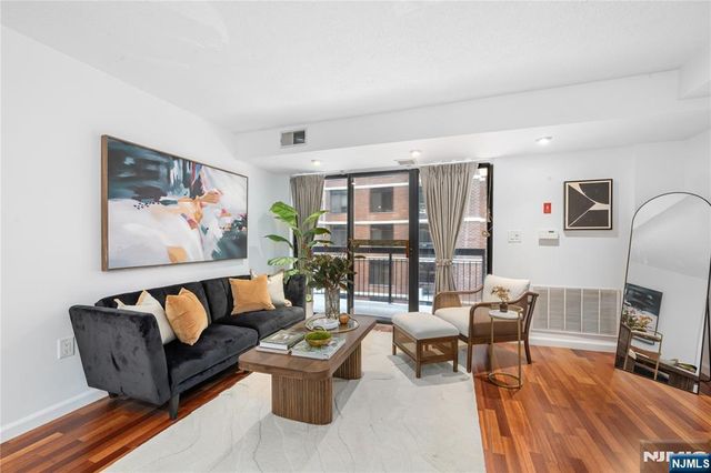 700 1st Street 4C, Hoboken, NJ 07030