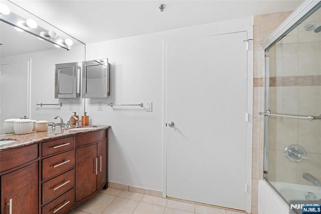 700 1st Street 4C, Hoboken, NJ 07030