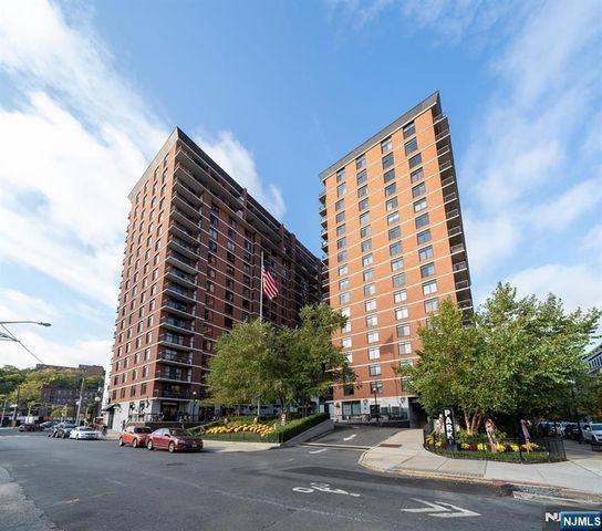 700 1st Street 4C, Hoboken, NJ 07030