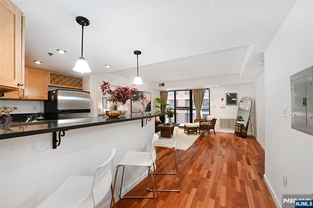 700 1st Street 4C, Hoboken, NJ 07030
