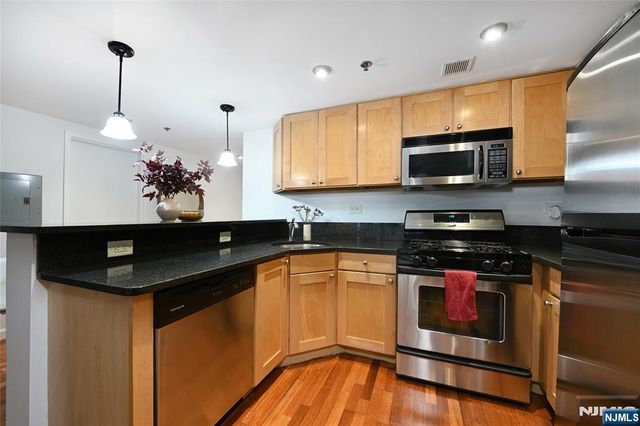 700 1st Street 4C, Hoboken, NJ 07030