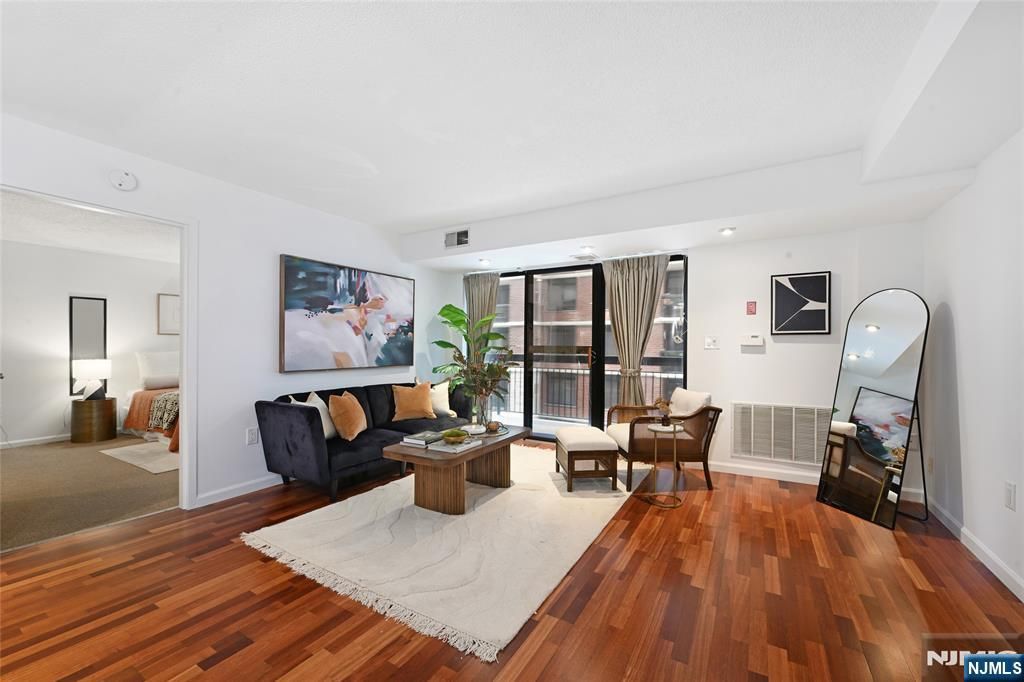 700 1st Street 4C, Hoboken, NJ 07030