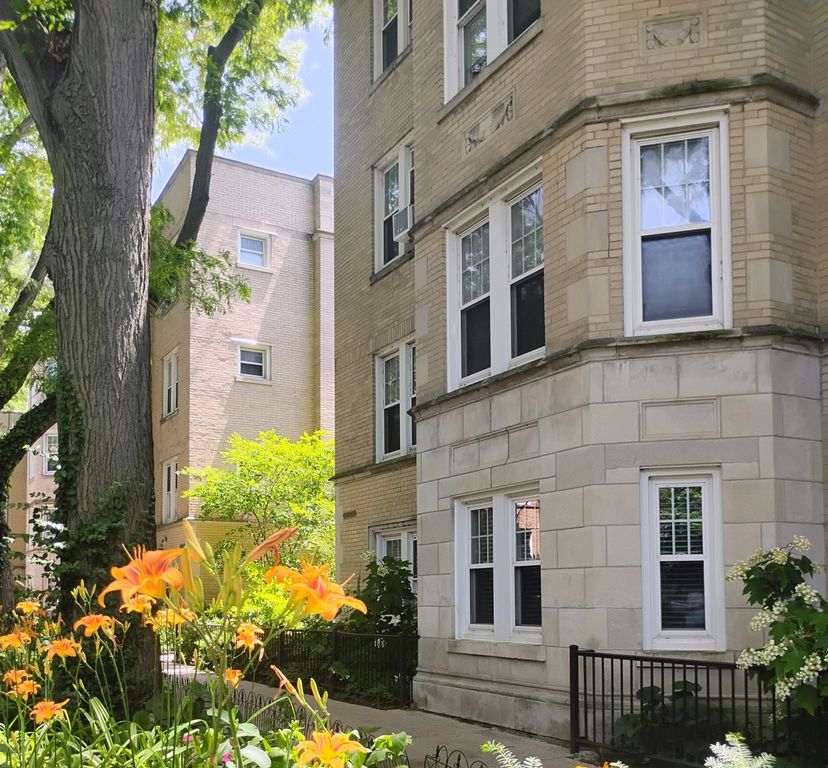 1445 W Elmdale Avenue 1, Chicago, IL 60660
