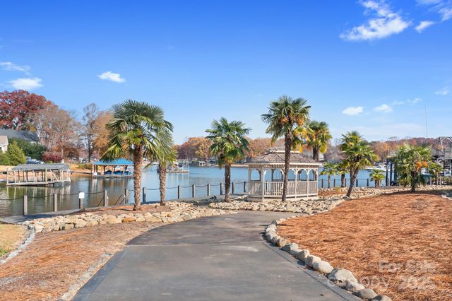 20332 Colony Point Lane, Cornelius, NC 28031