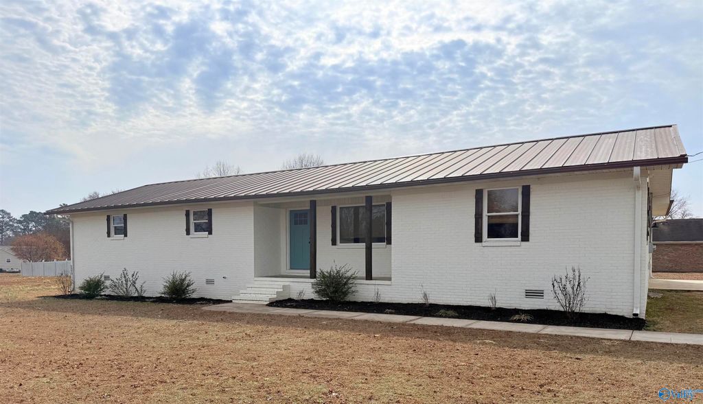 17150 Felton Drive, Athens, AL 35614