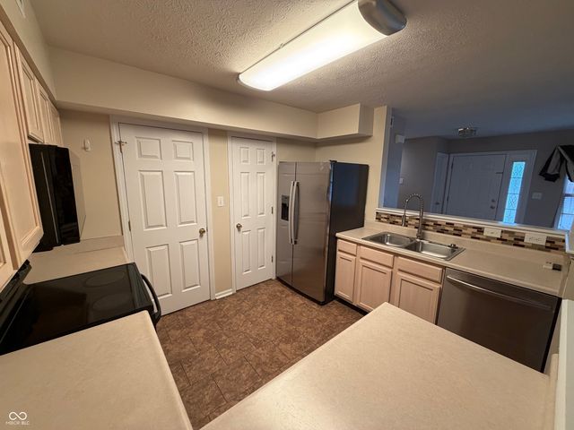 5447 Kelvington Lane, Indianapolis, IN 46254