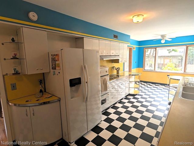 821 Pemberton Road, Grosse Pointe Park, MI 48230