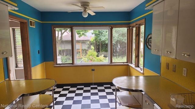 821 Pemberton Road, Grosse Pointe Park, MI 48230