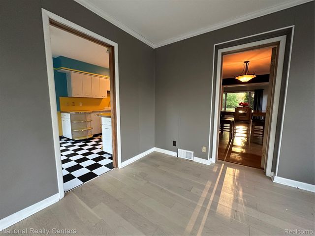821 Pemberton Road, Grosse Pointe Park, MI 48230