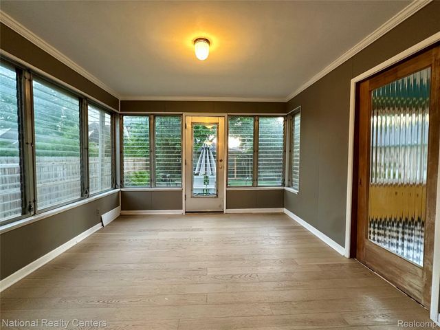 821 Pemberton Road, Grosse Pointe Park, MI 48230