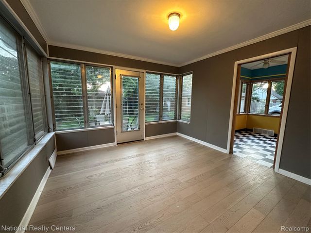 821 Pemberton Road, Grosse Pointe Park, MI 48230
