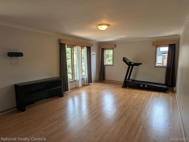821 Pemberton Road, Grosse Pointe Park, MI 48230