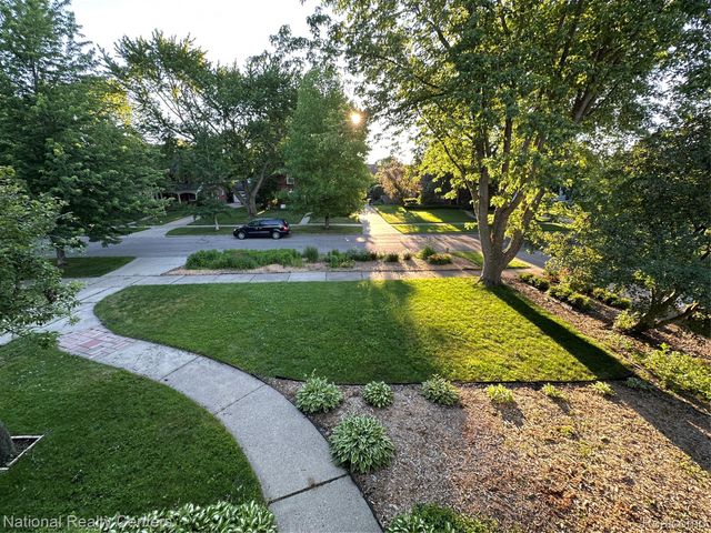 821 Pemberton Road, Grosse Pointe Park, MI 48230