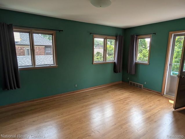 821 Pemberton Road, Grosse Pointe Park, MI 48230
