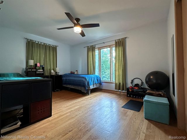821 Pemberton Road, Grosse Pointe Park, MI 48230
