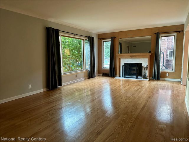 821 Pemberton Road, Grosse Pointe Park, MI 48230