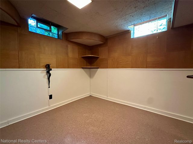 821 Pemberton Road, Grosse Pointe Park, MI 48230