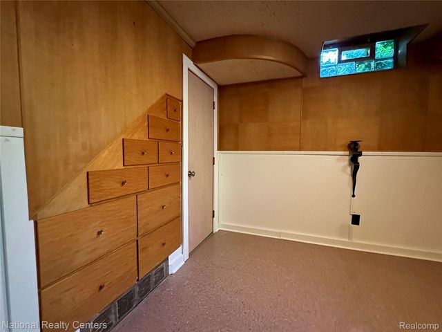 821 Pemberton Road, Grosse Pointe Park, MI 48230