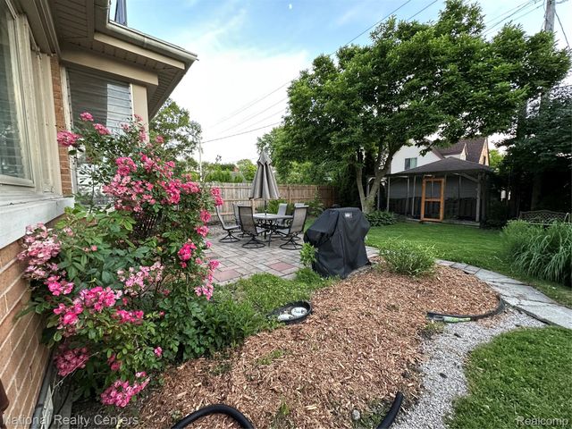821 Pemberton Road, Grosse Pointe Park, MI 48230