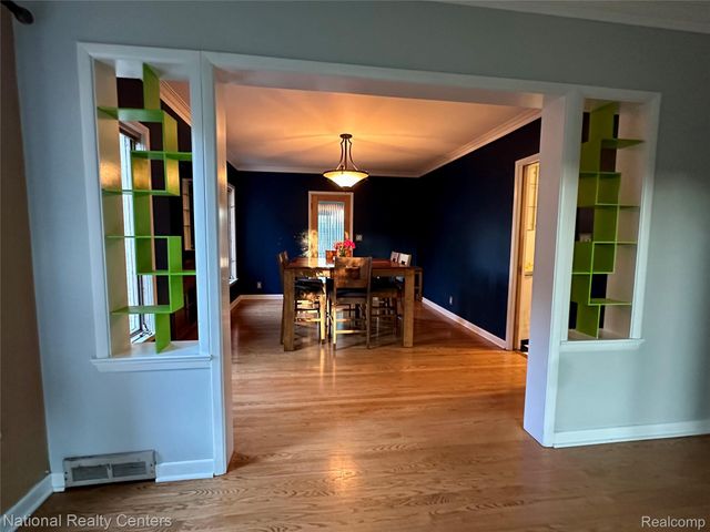 821 Pemberton Road, Grosse Pointe Park, MI 48230