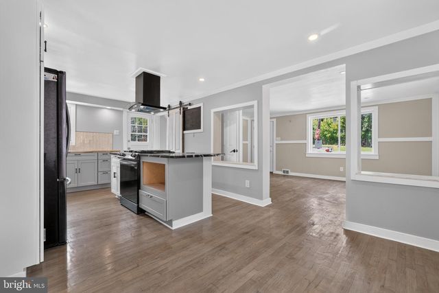 6 NORBERT ST, Pittsburgh, PA 15202