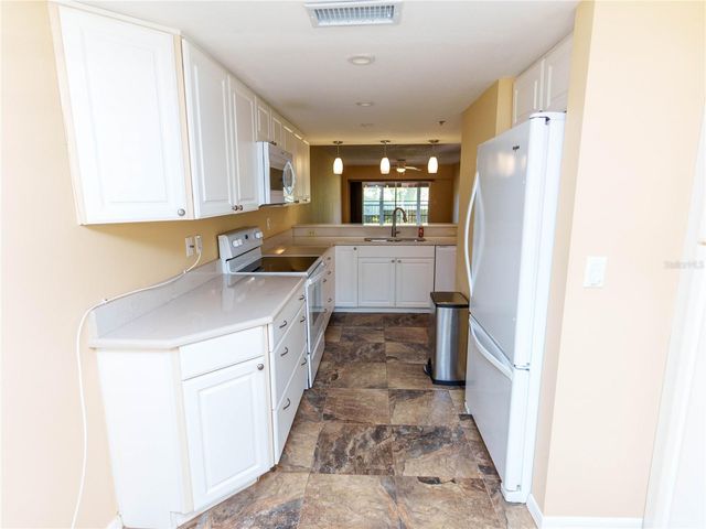 9510 HARBOR GREENS WAY 207, Seminole, FL 33776