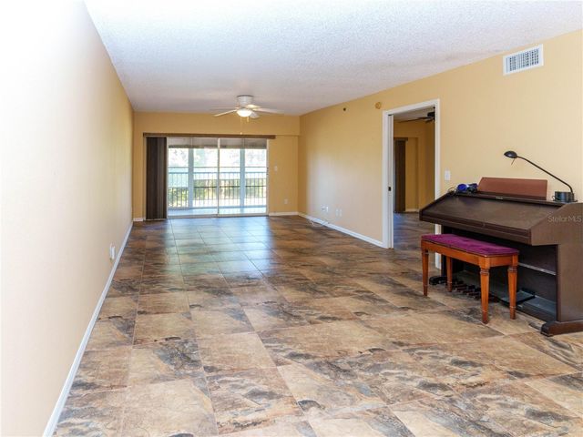 9510 HARBOR GREENS WAY 207, Seminole, FL 33776