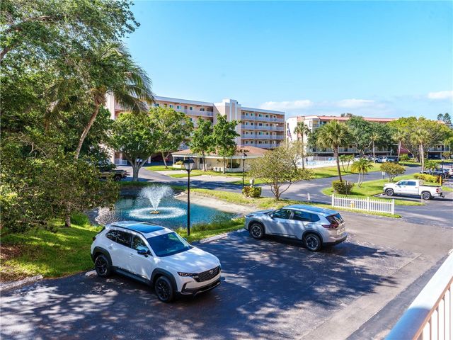 9510 HARBOR GREENS WAY 207, Seminole, FL 33776