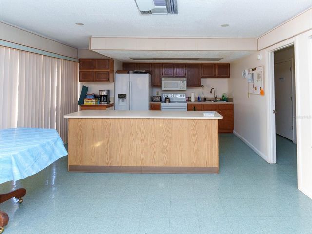 9510 HARBOR GREENS WAY 207, Seminole, FL 33776