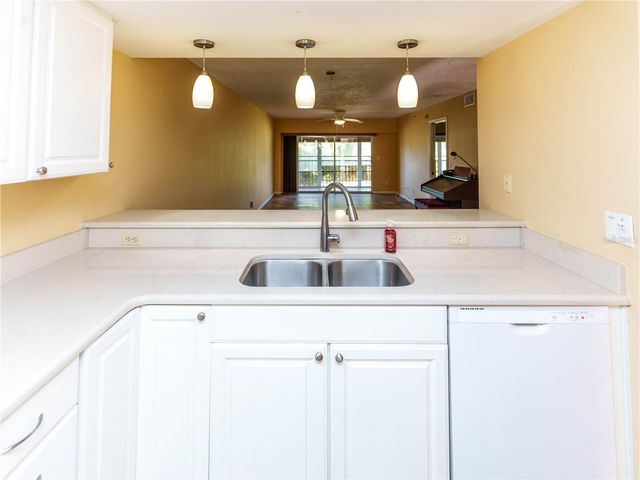 9510 HARBOR GREENS WAY 207, Seminole, FL 33776